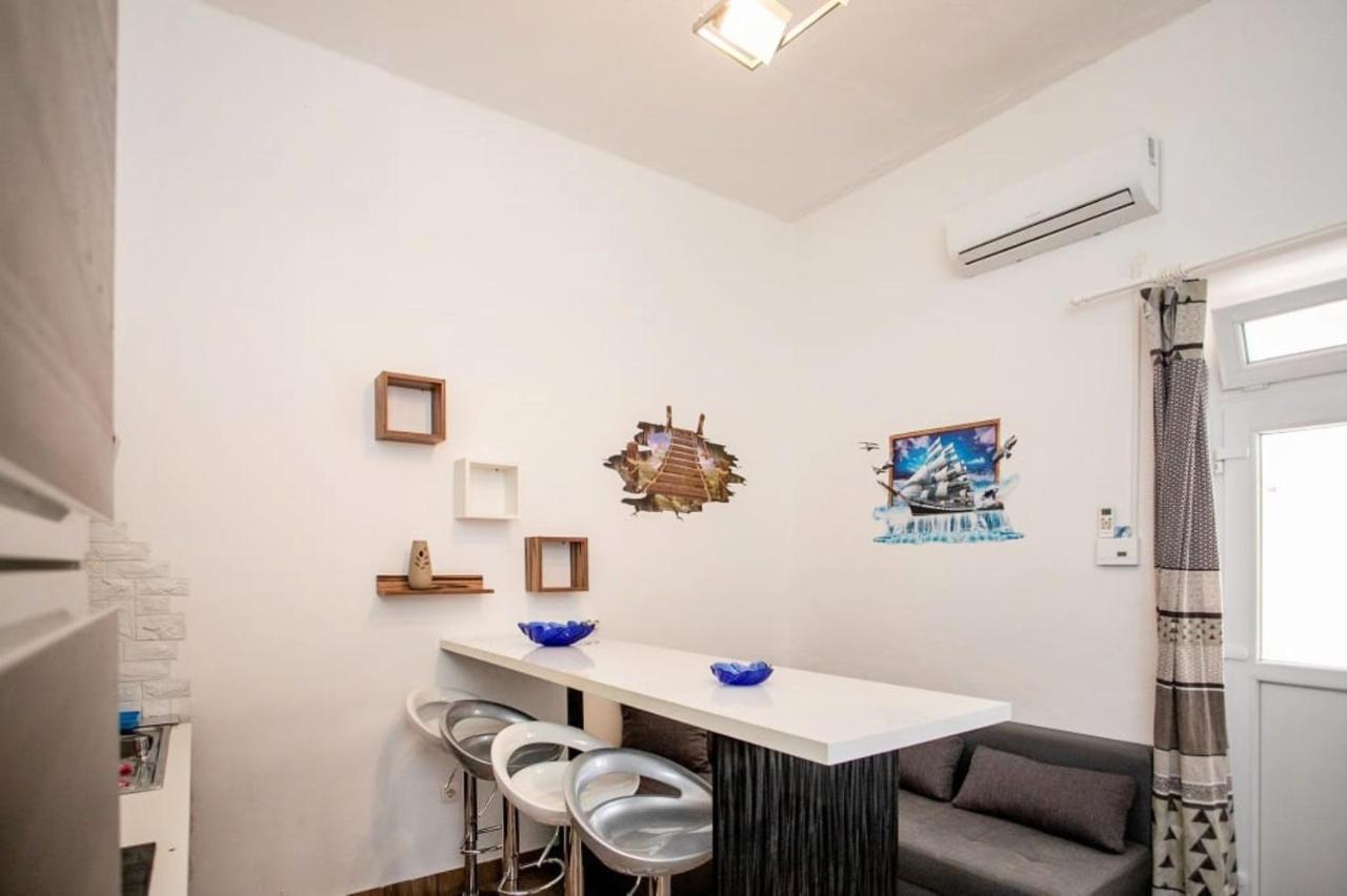 Apartments Punta 2 Омиш Экстерьер фото