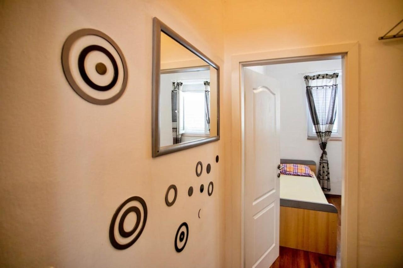 Apartments Punta 2 Омиш Экстерьер фото