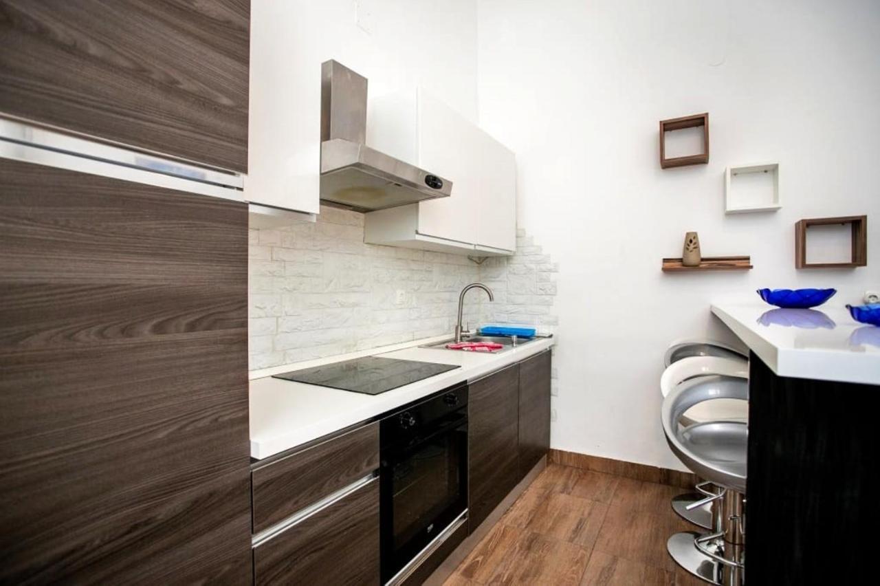 Apartments Punta 2 Омиш Экстерьер фото