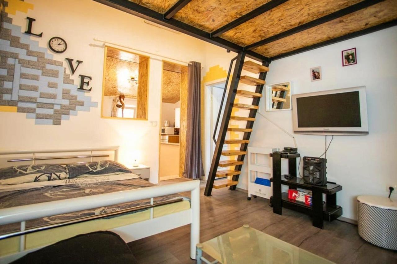 Apartments Punta 2 Омиш Экстерьер фото