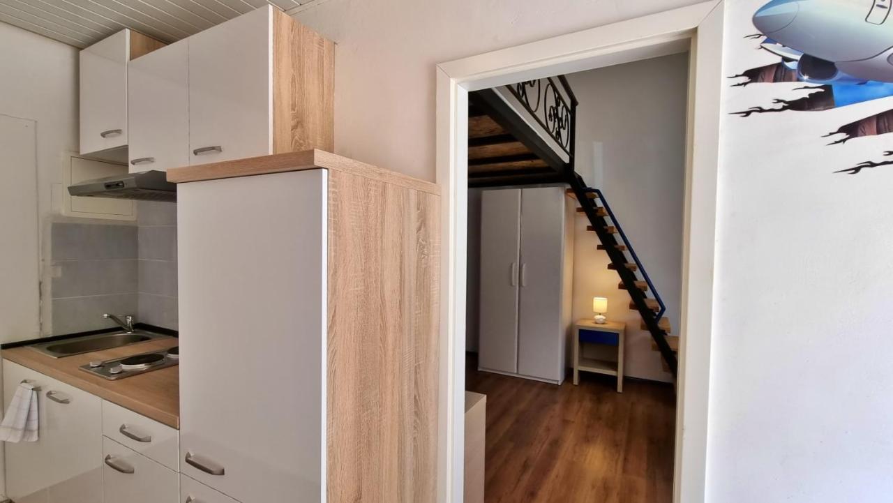 Apartments Punta 2 Омиш Экстерьер фото